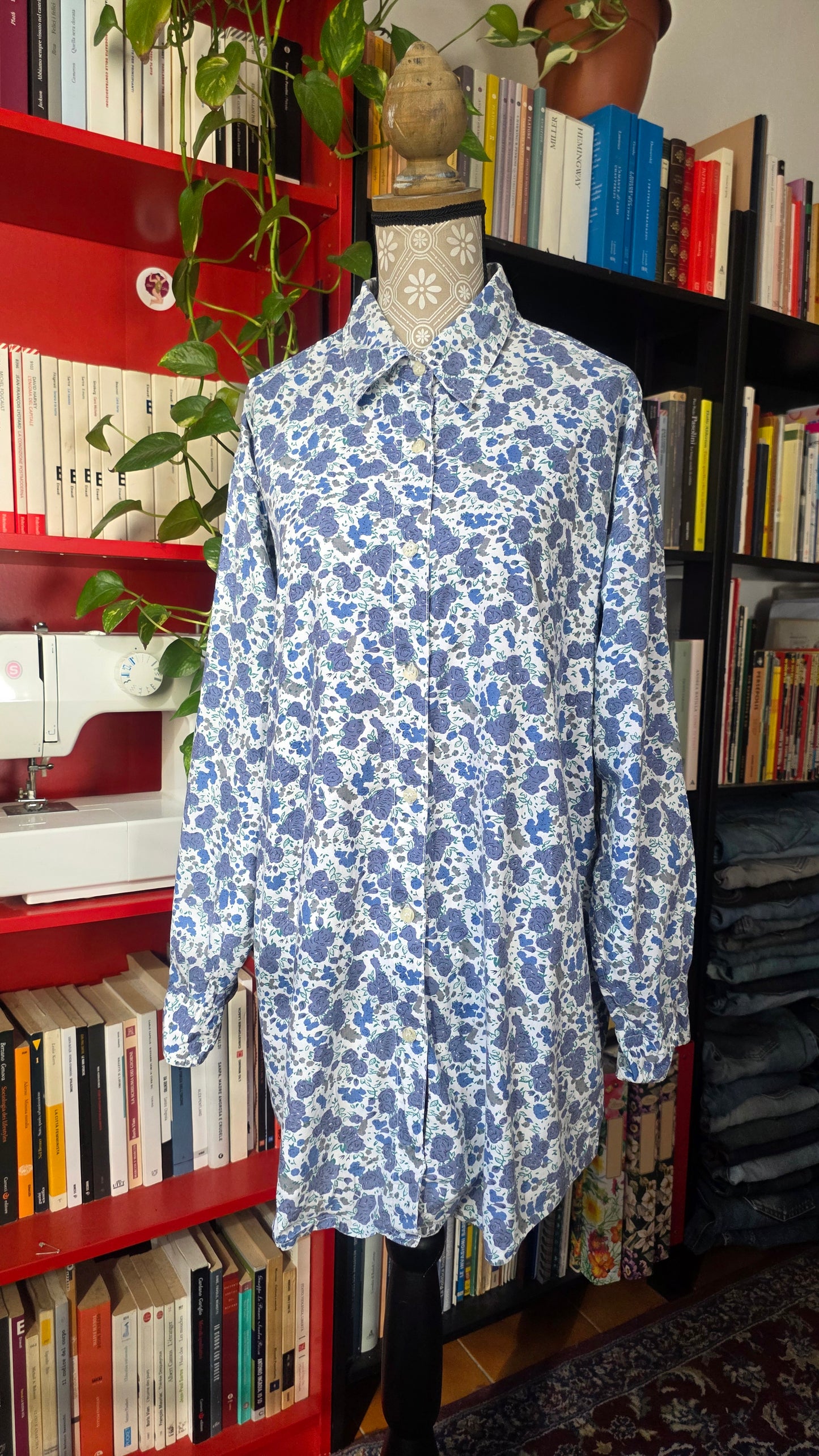 Camicia fiorellini blu in cotone