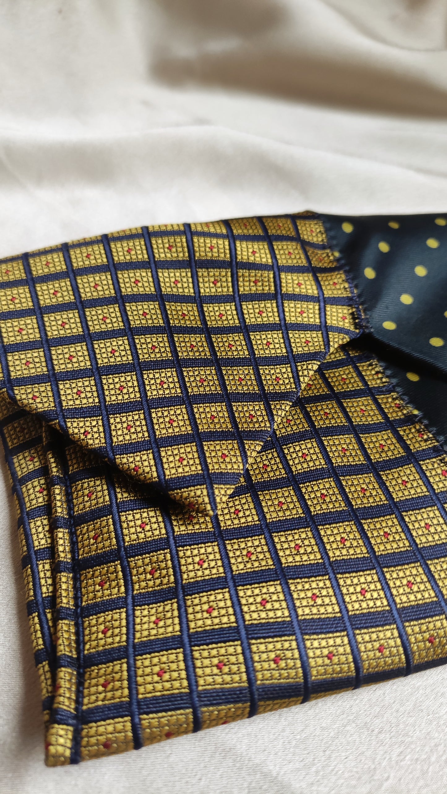 Portacose Oliver's tie