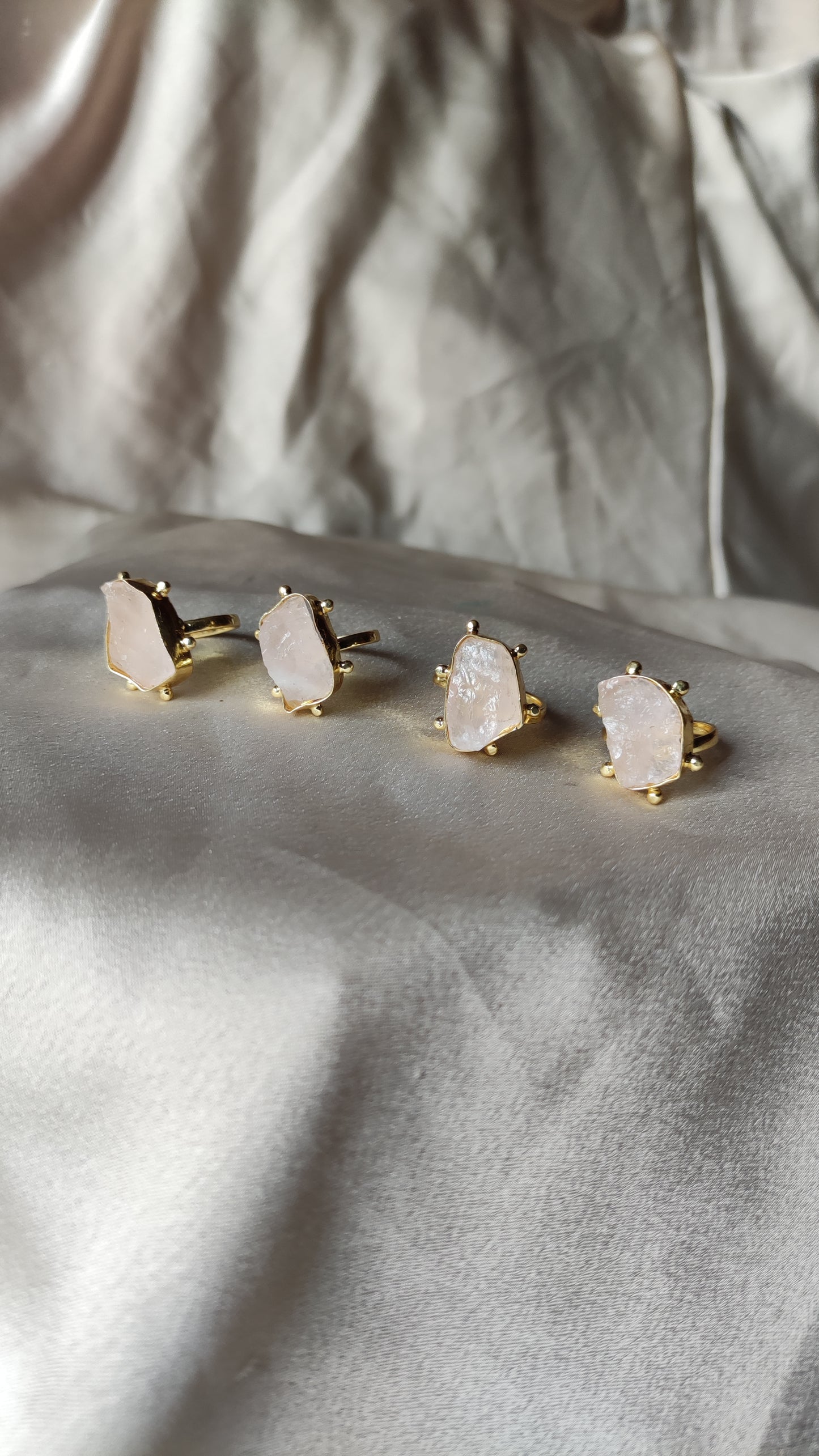 Anello regolabile quarzo rosa