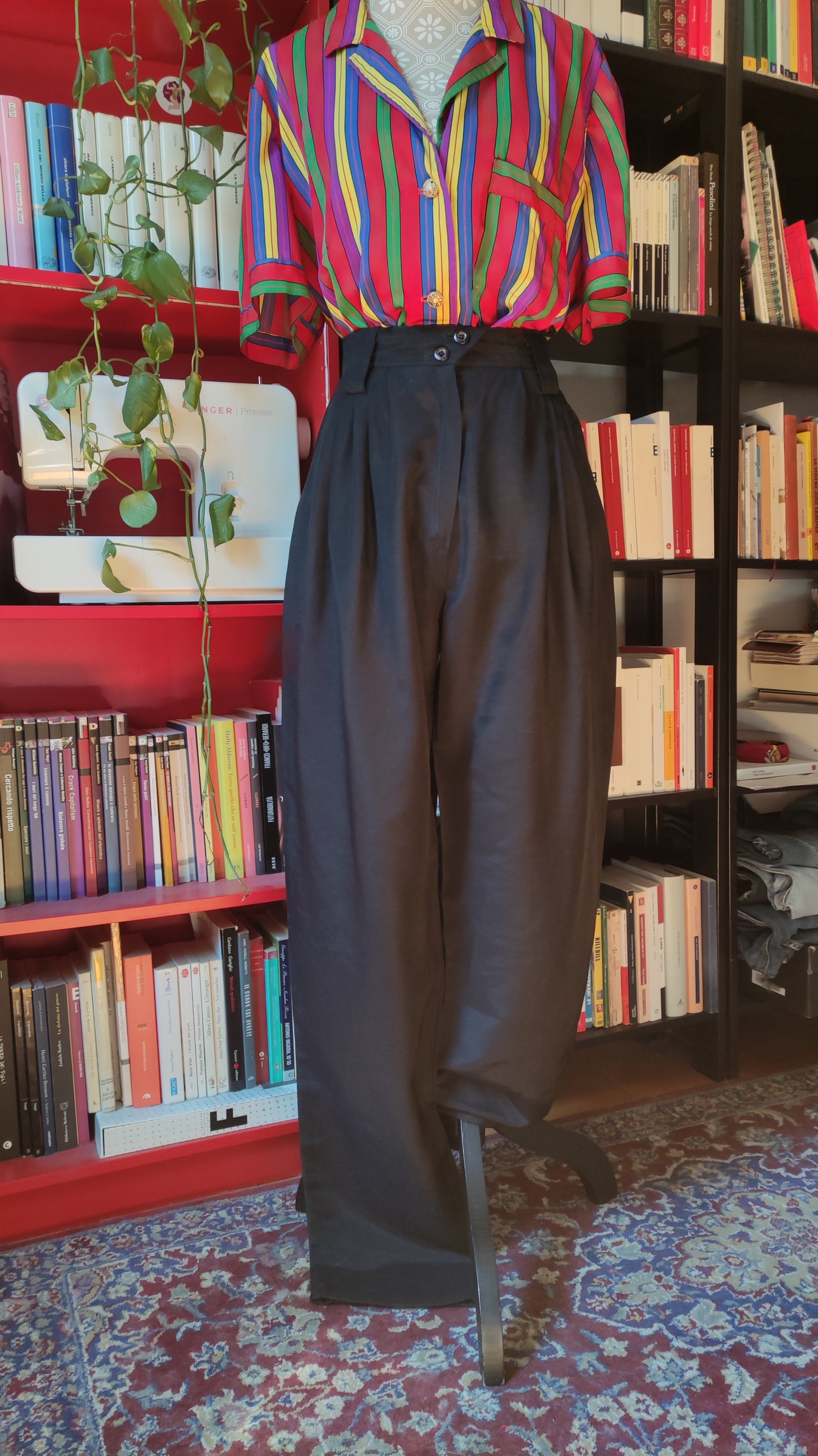 Pantaloni neri con pinces