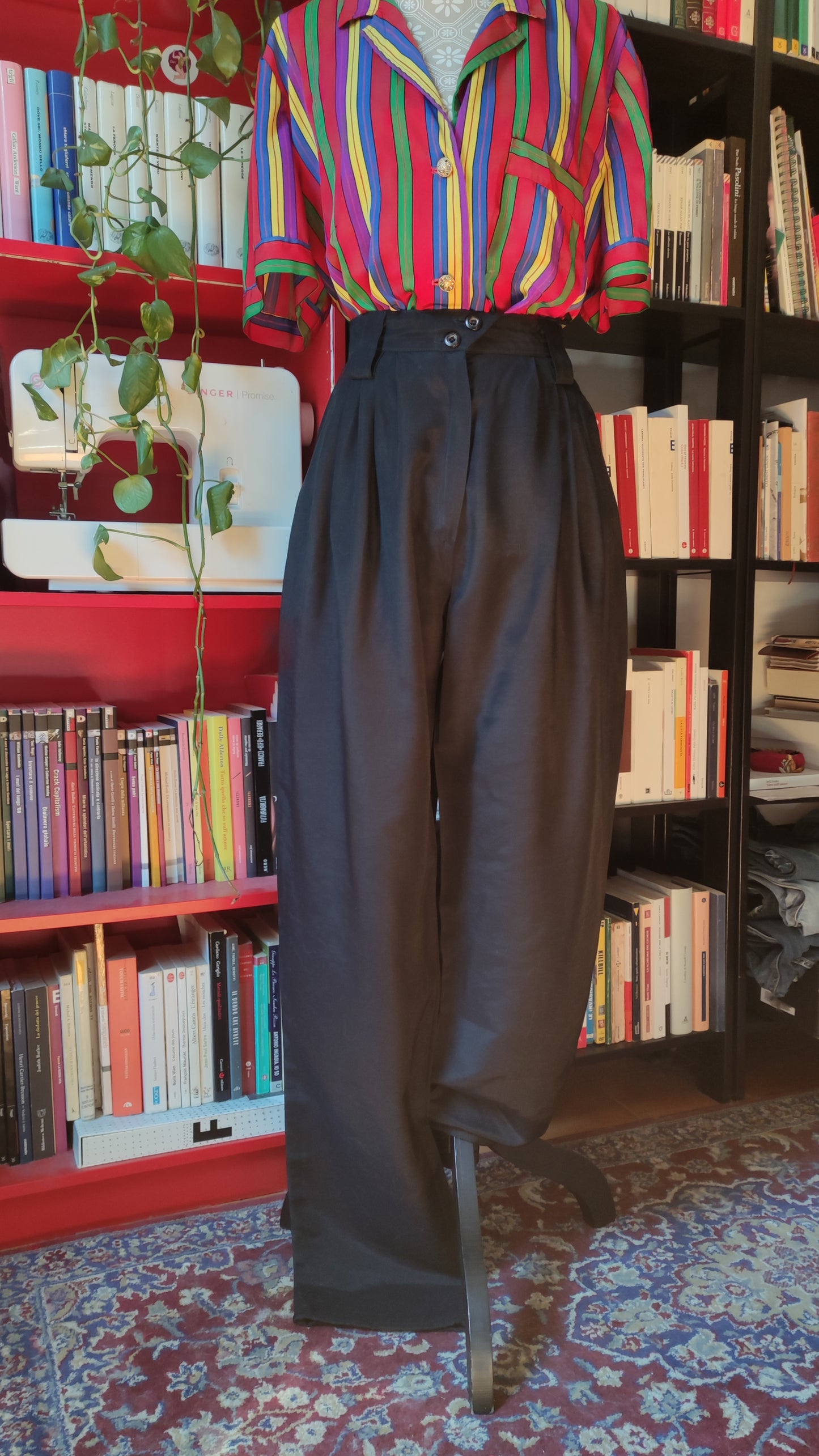 Pantaloni neri con pinces