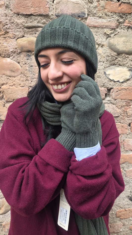 Set 100% cashmere: sciarpa, cappello e guanti