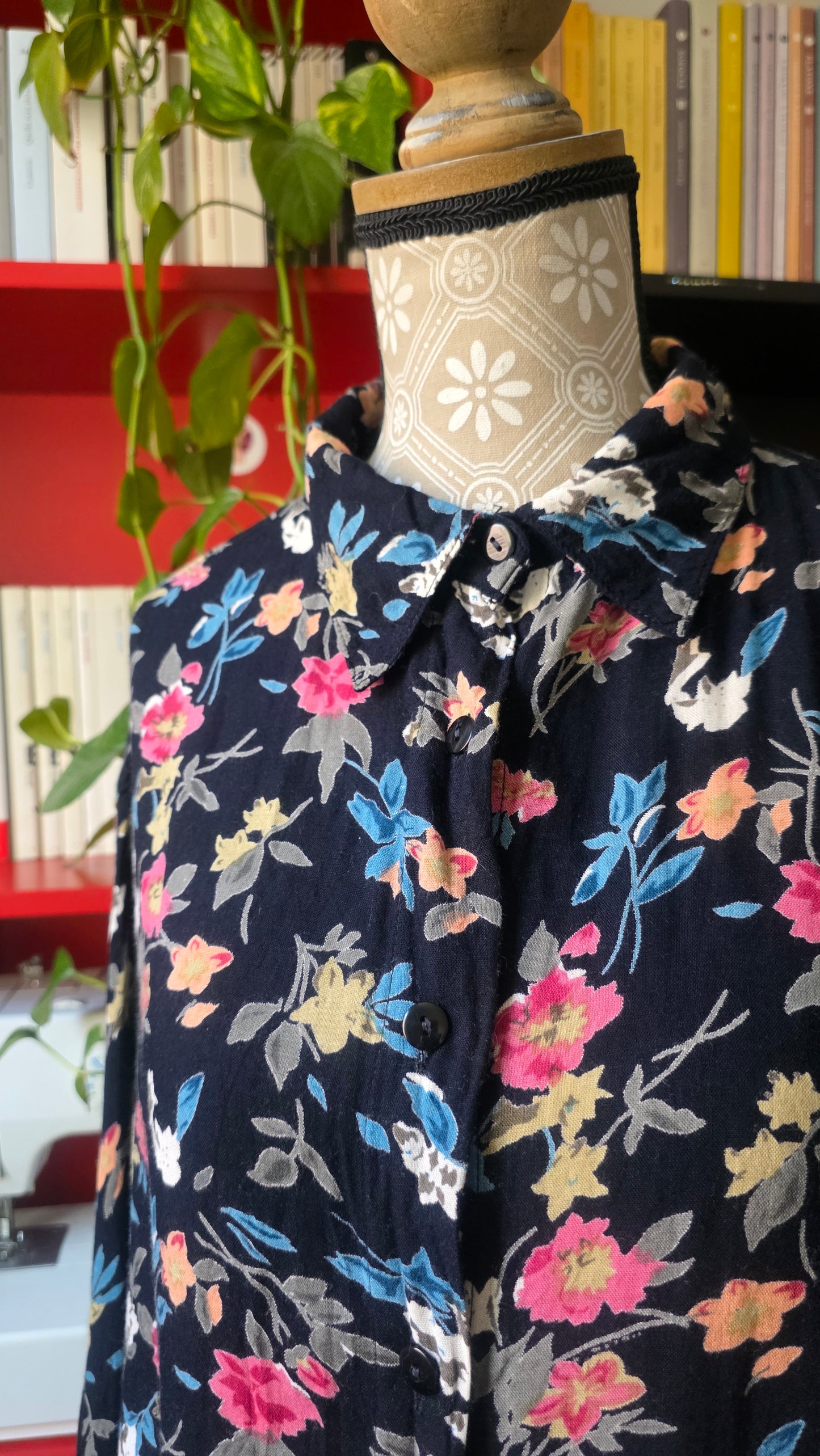 Camicia fiori sfondo nero