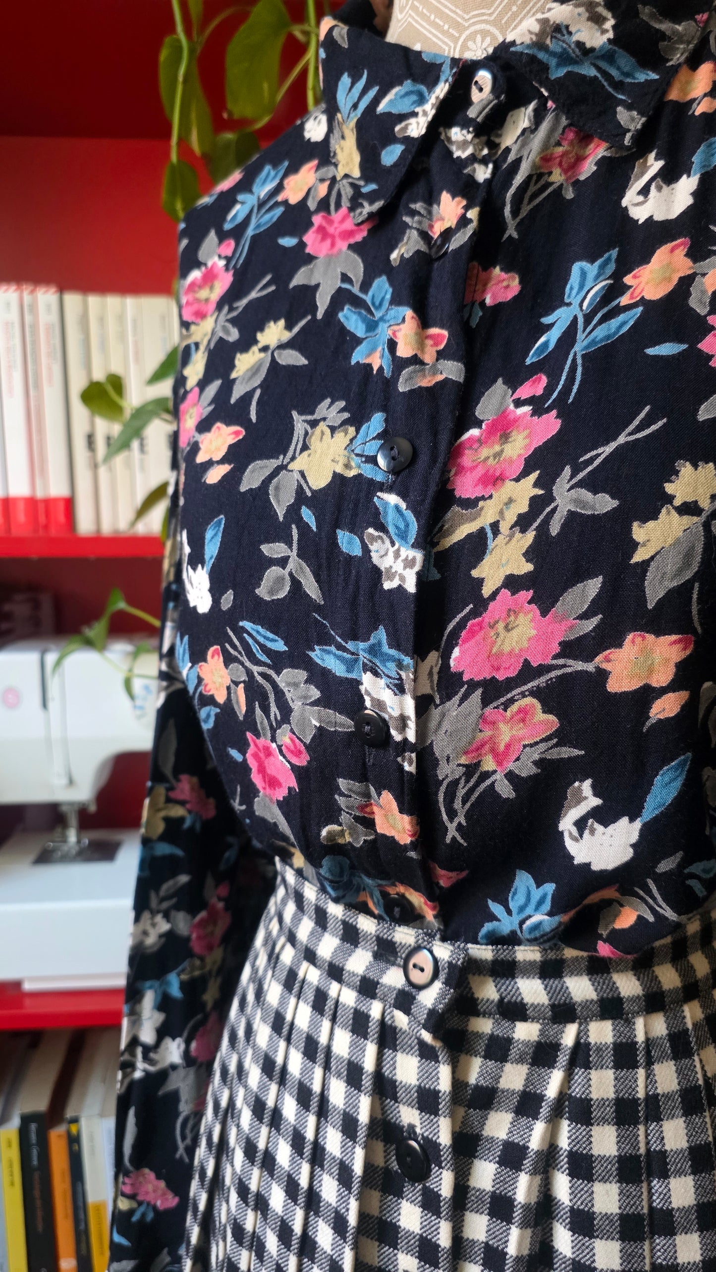 Camicia fiori sfondo nero