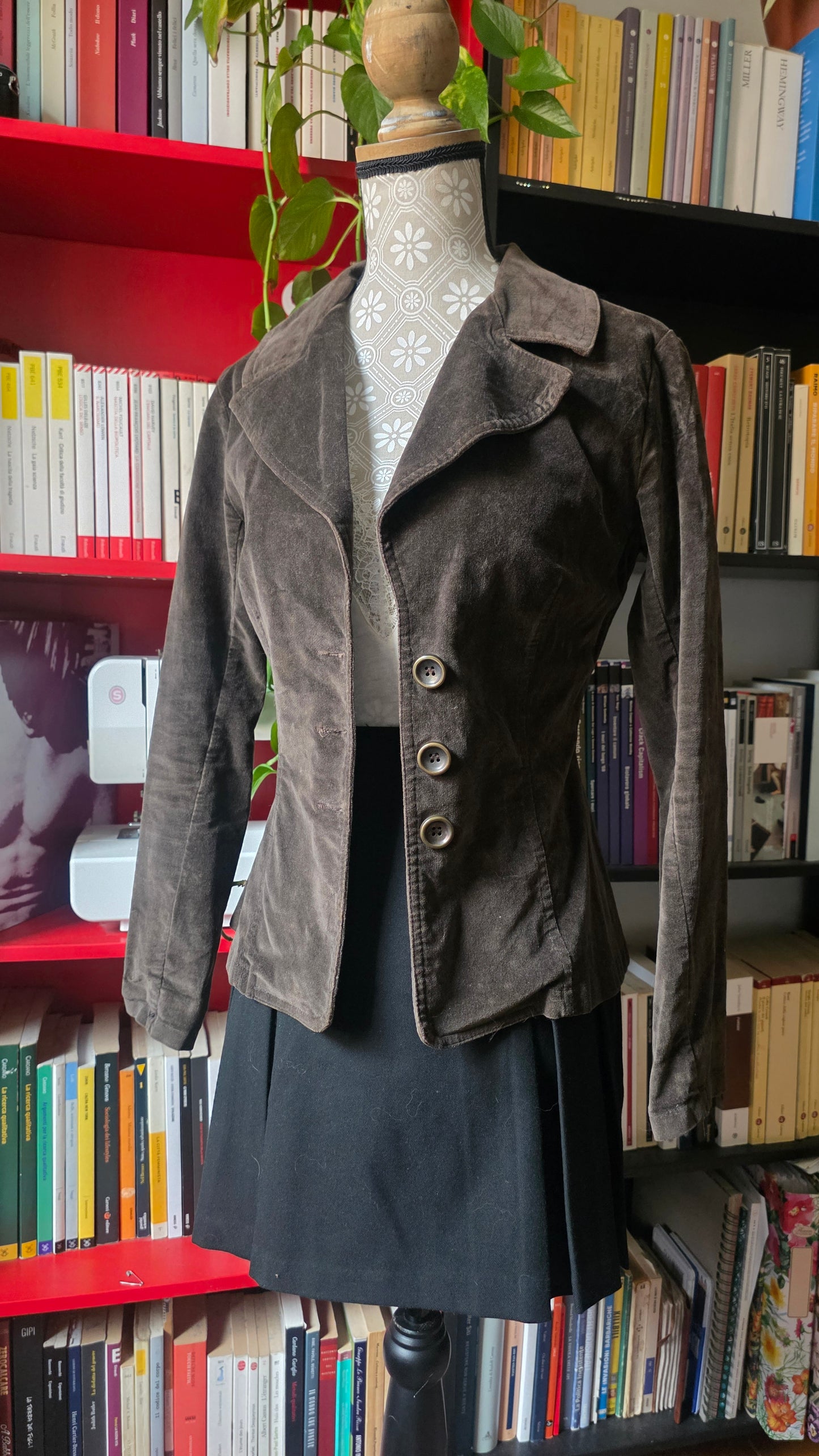 Blazer sagomato in velluto liscio marrone