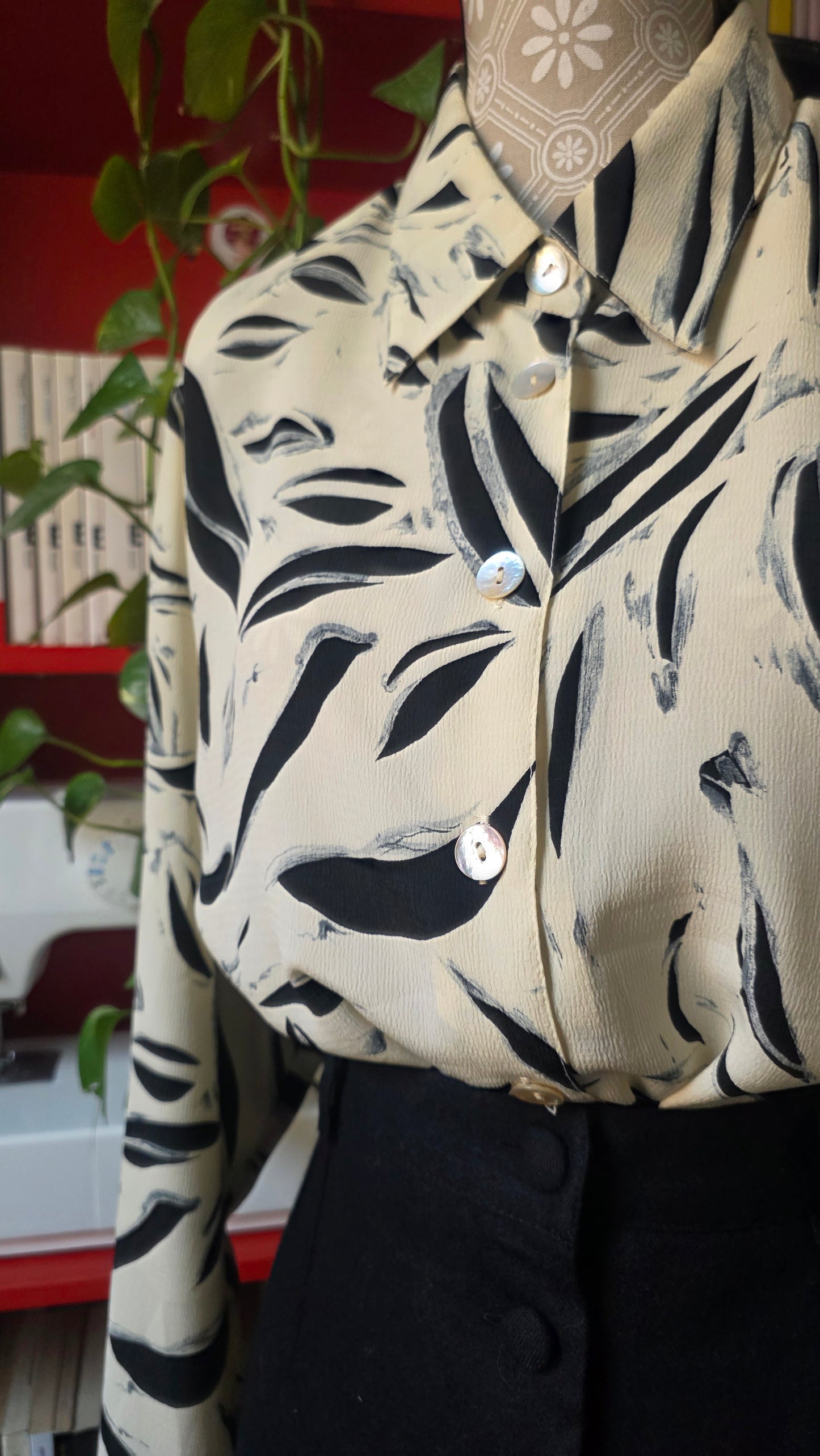 Camicia panna astratta