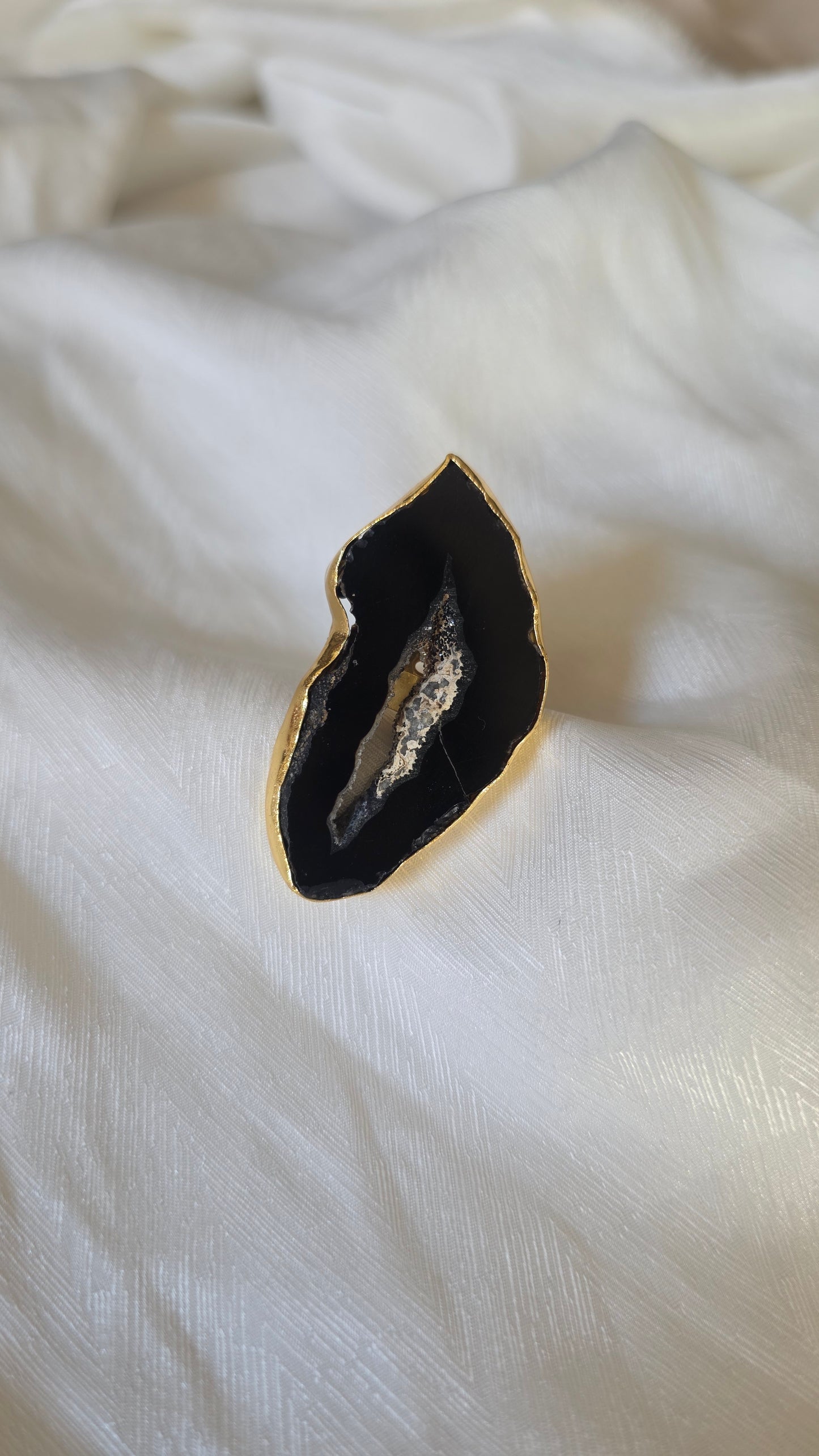 Anello agata nera grezza