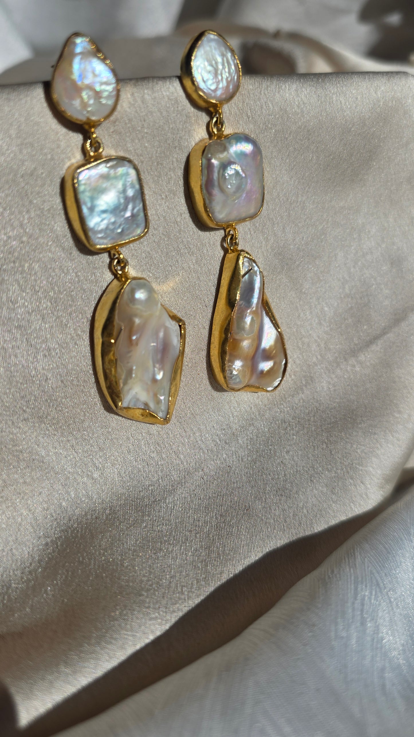 Orecchini pendenti madreperla