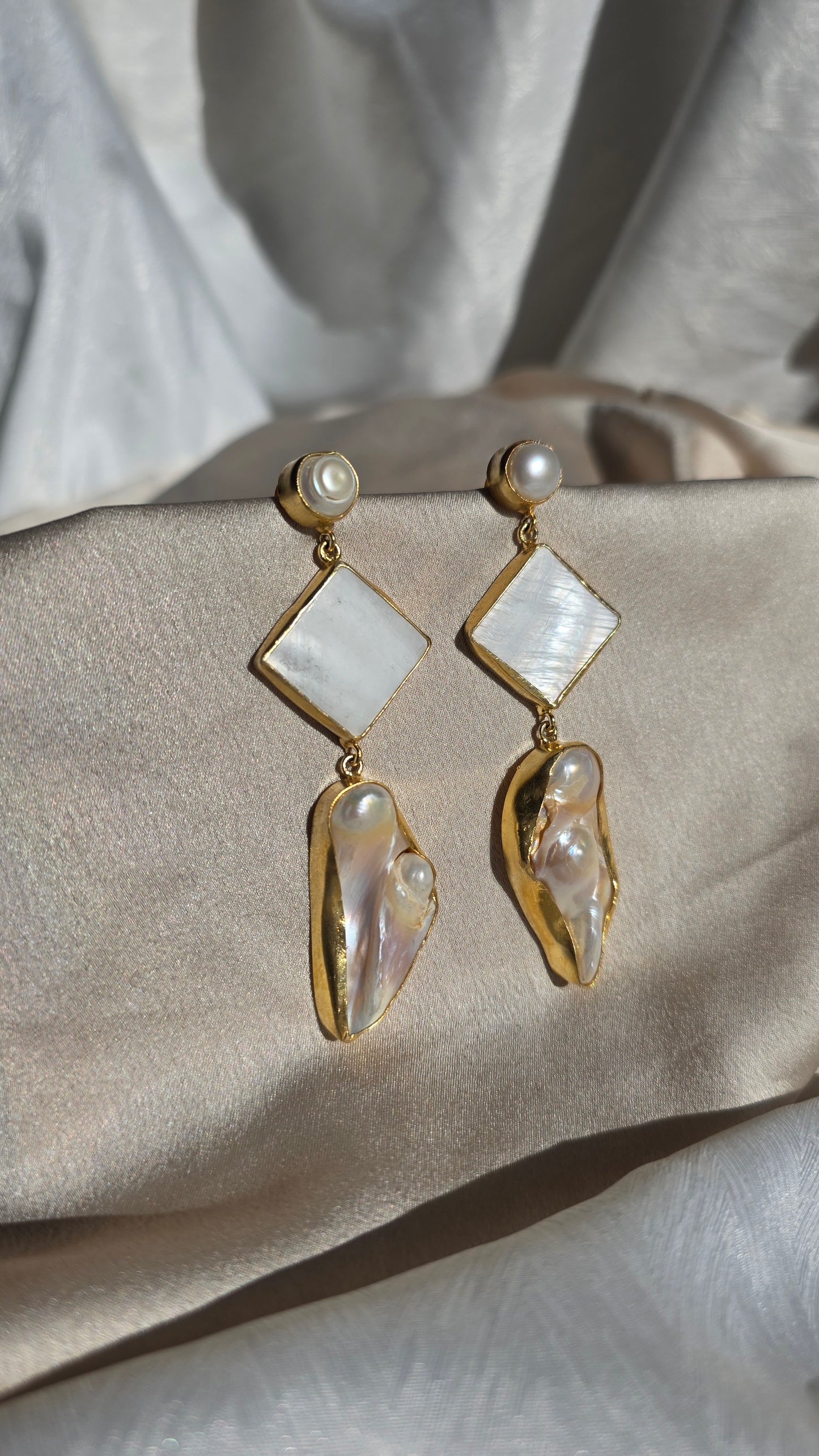 Orecchini pendenti madreperla rombo