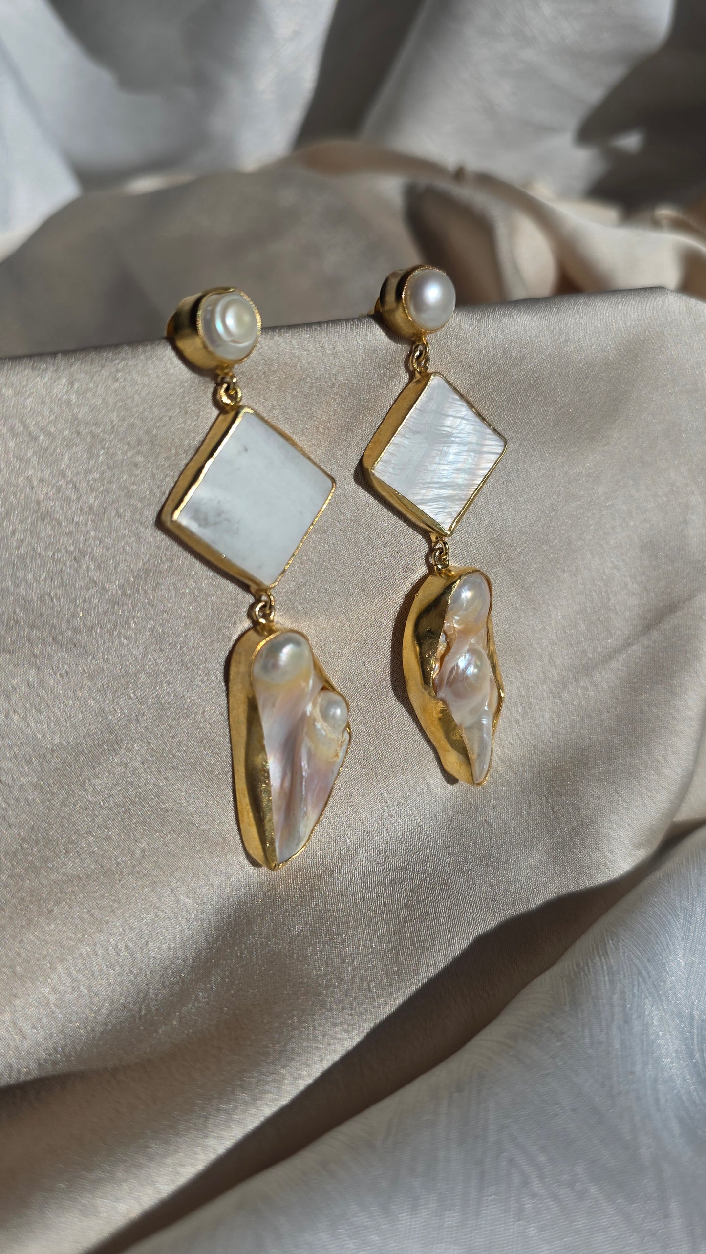 Orecchini pendenti madreperla rombo