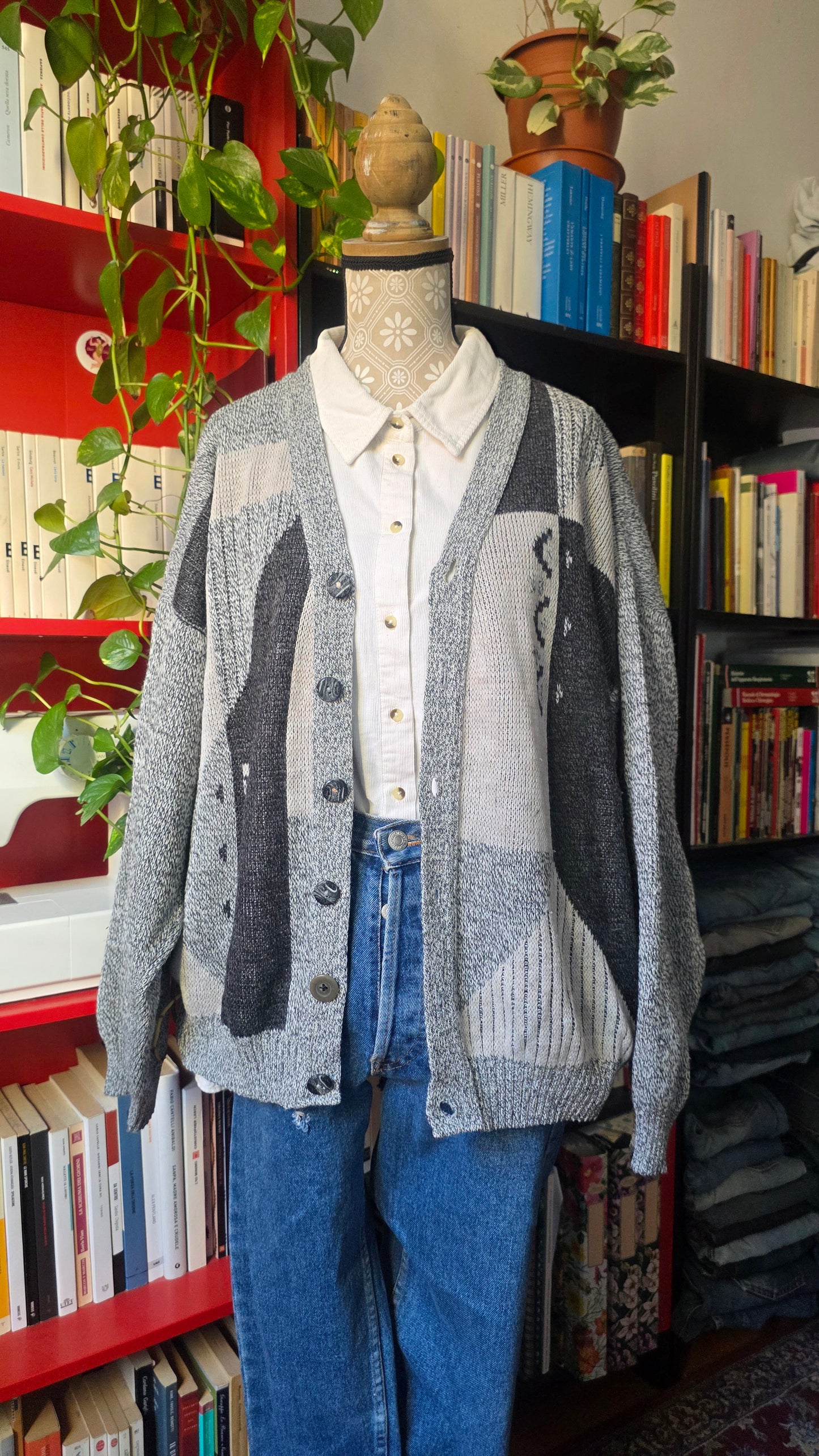 Cardigan toni del grigio