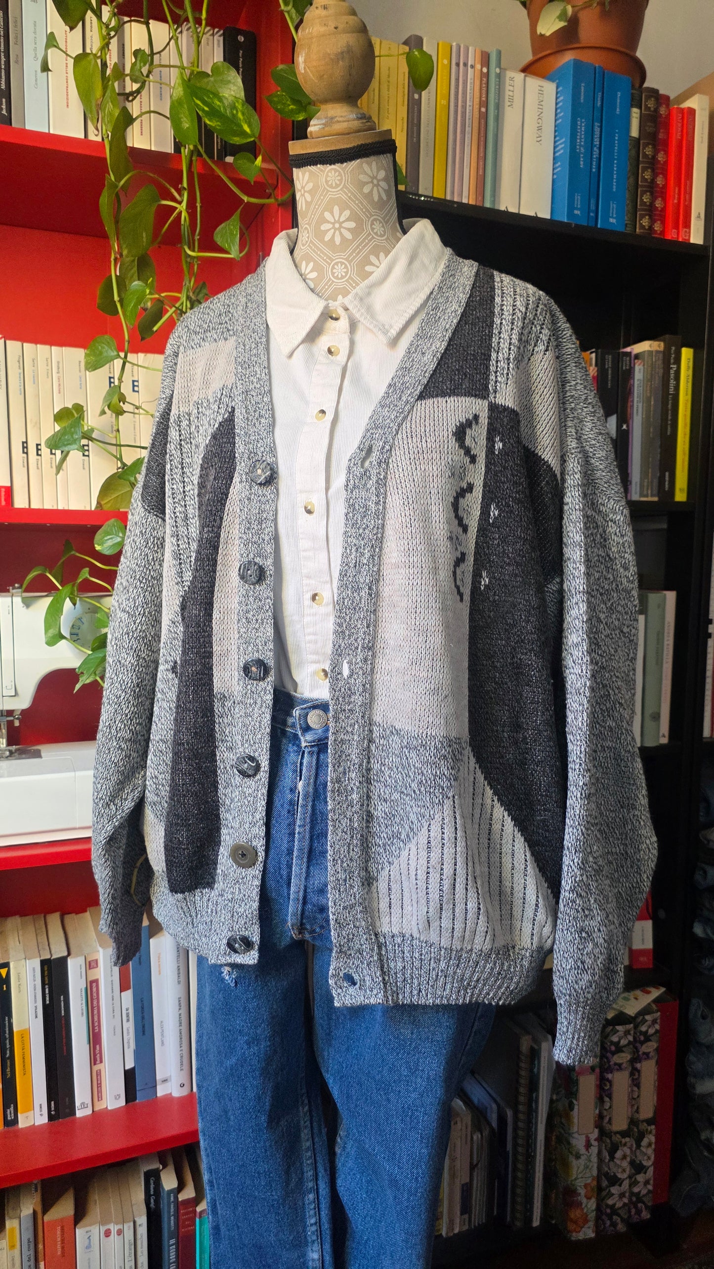 Cardigan toni del grigio