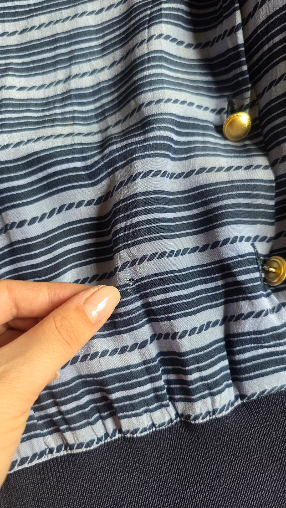 Camicia a righe blu e azzurra