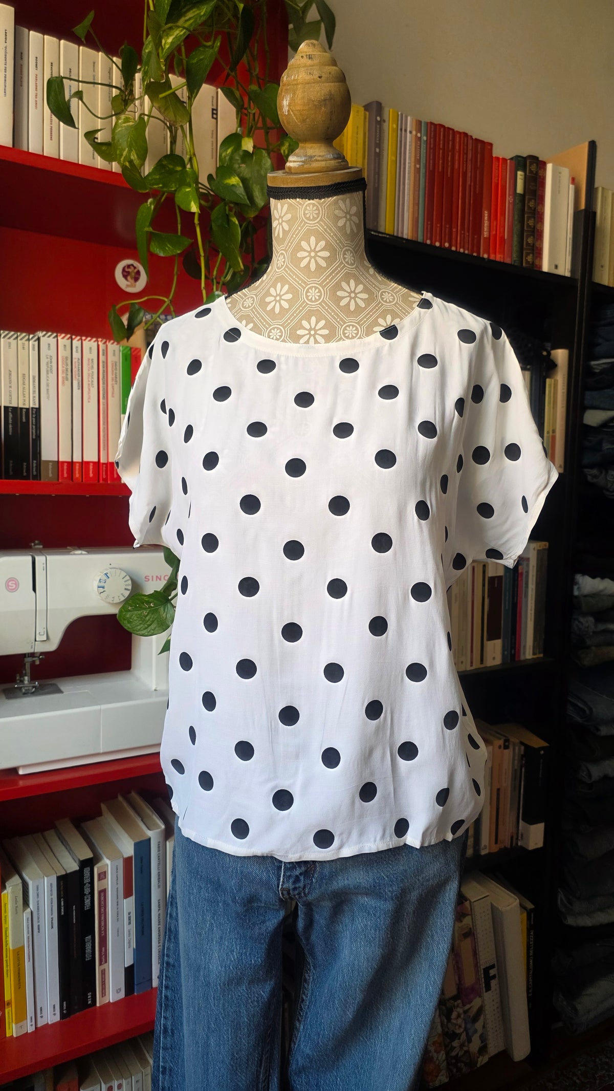Camicia pois bianca e nera