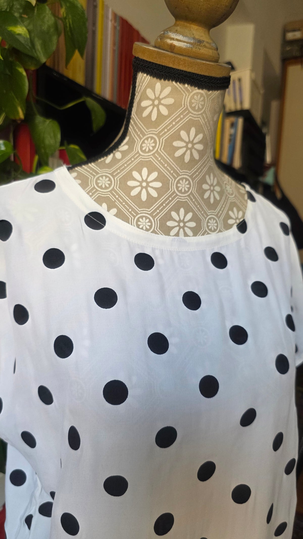 Camicia pois bianca e nera