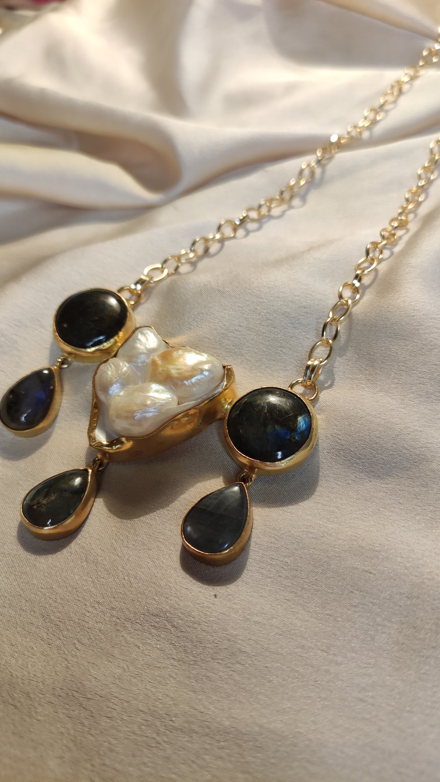 Collana perla irregolare e labradorite