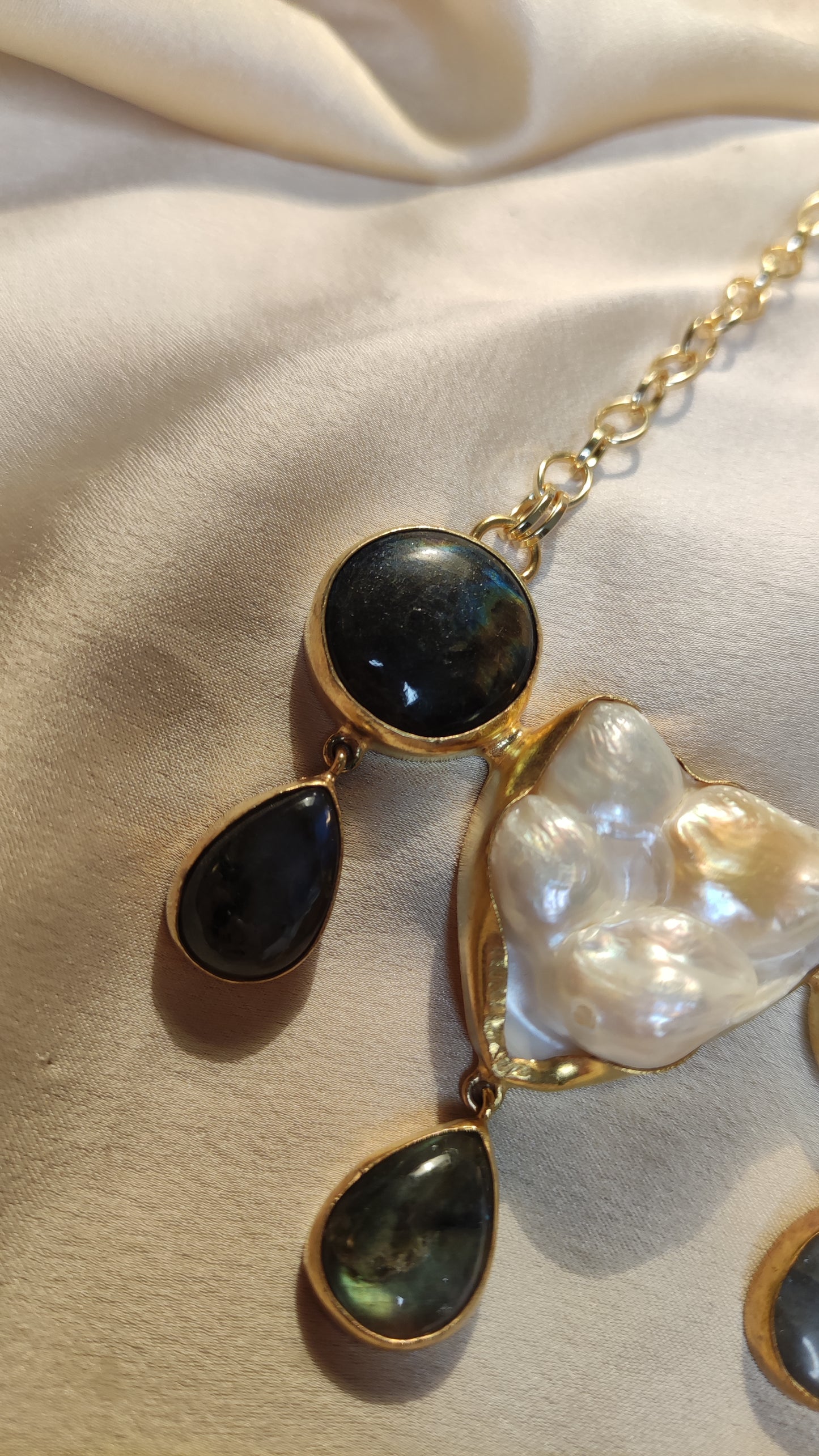 Collana perla irregolare e labradorite