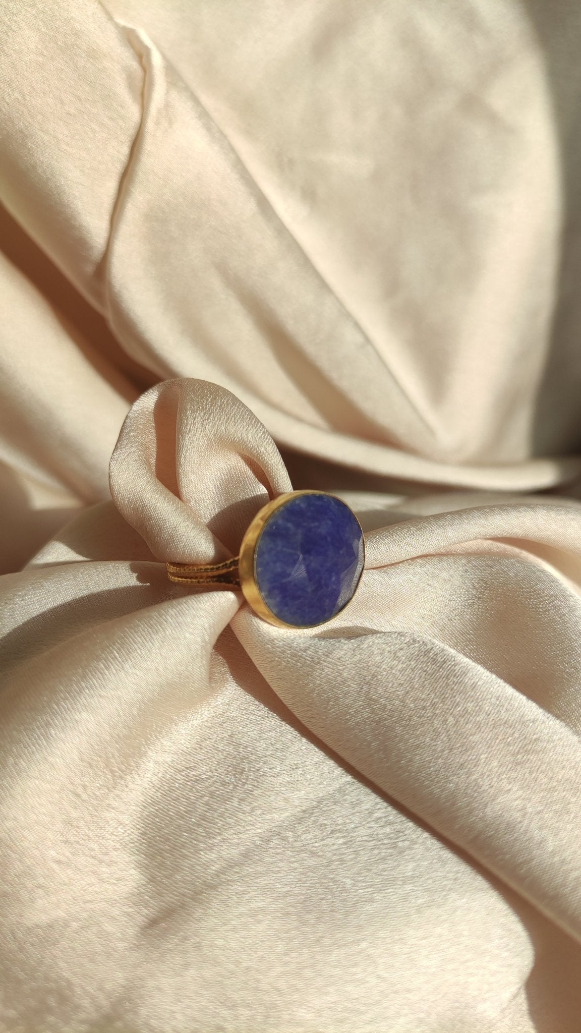 Anello corniola blu