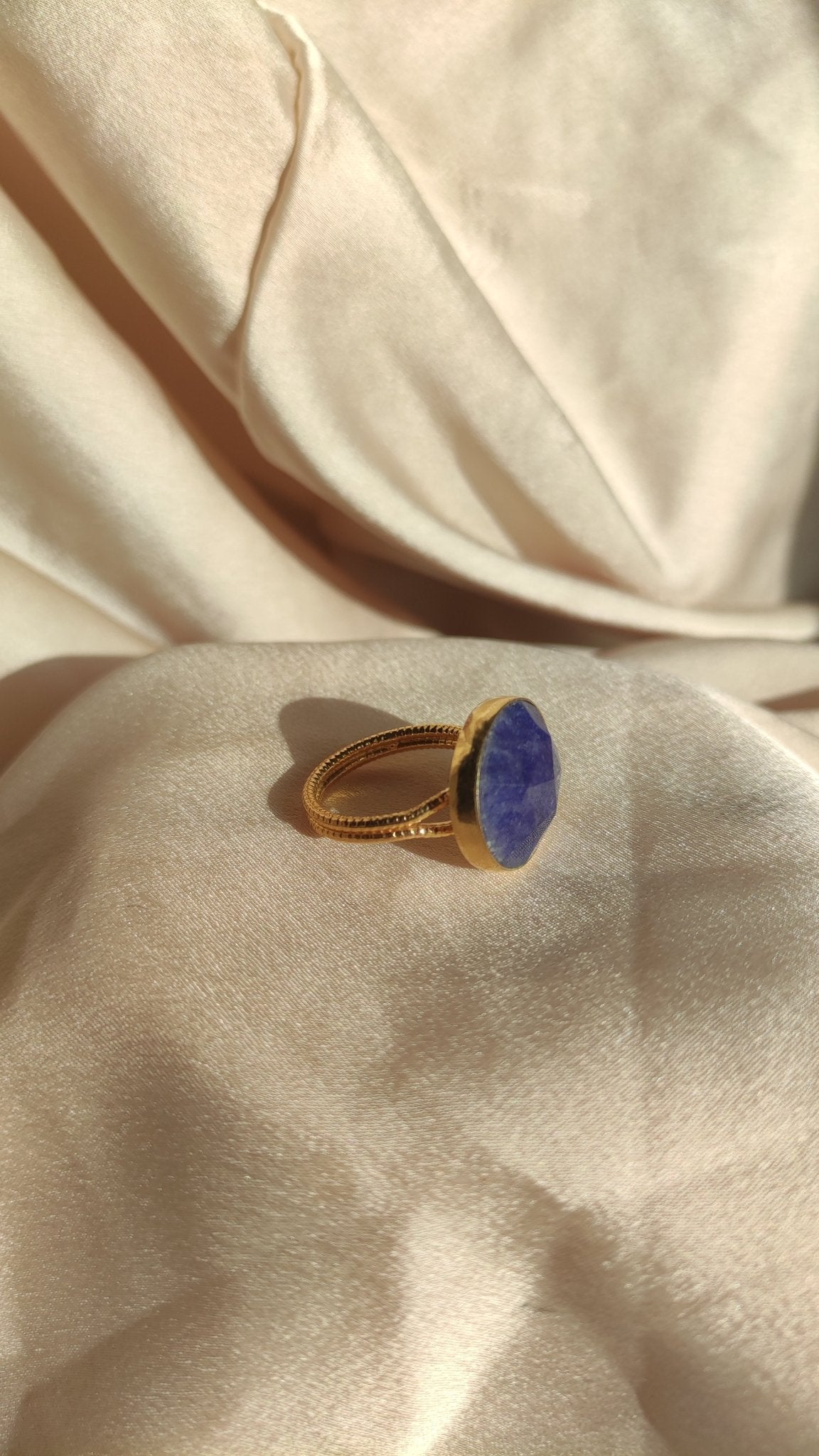 Anello corniola blu