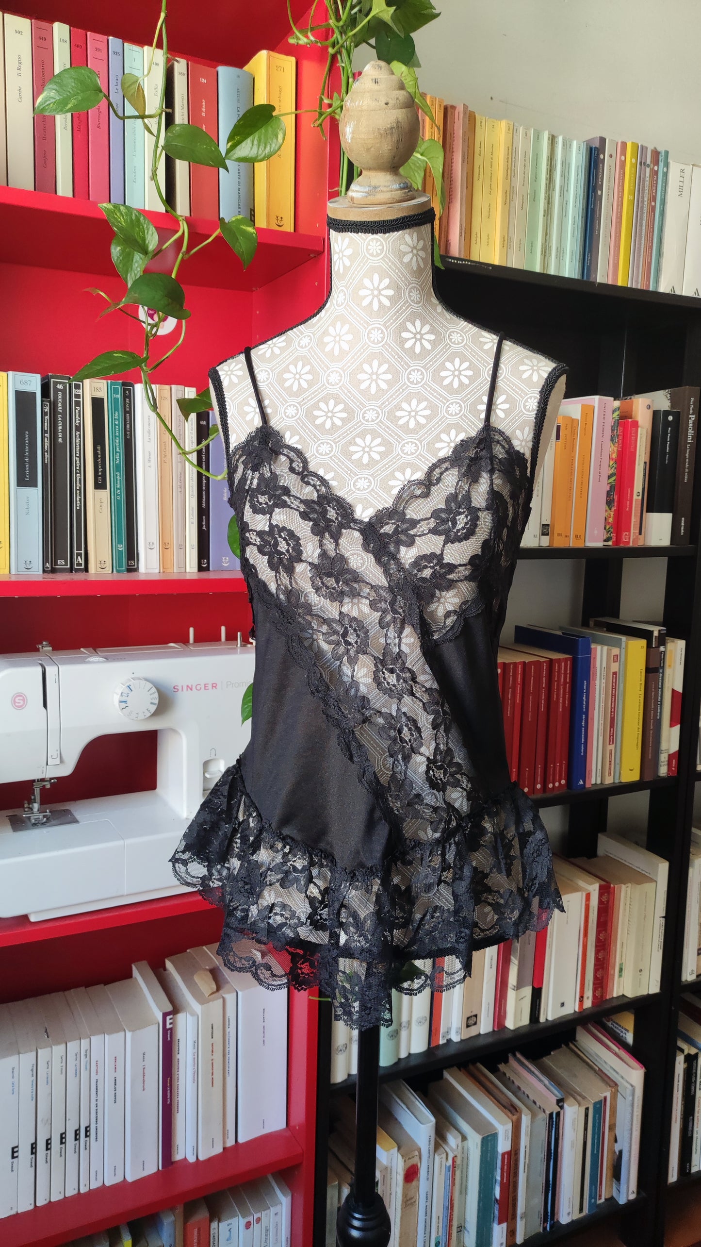 Top lingerie nero in pizzo