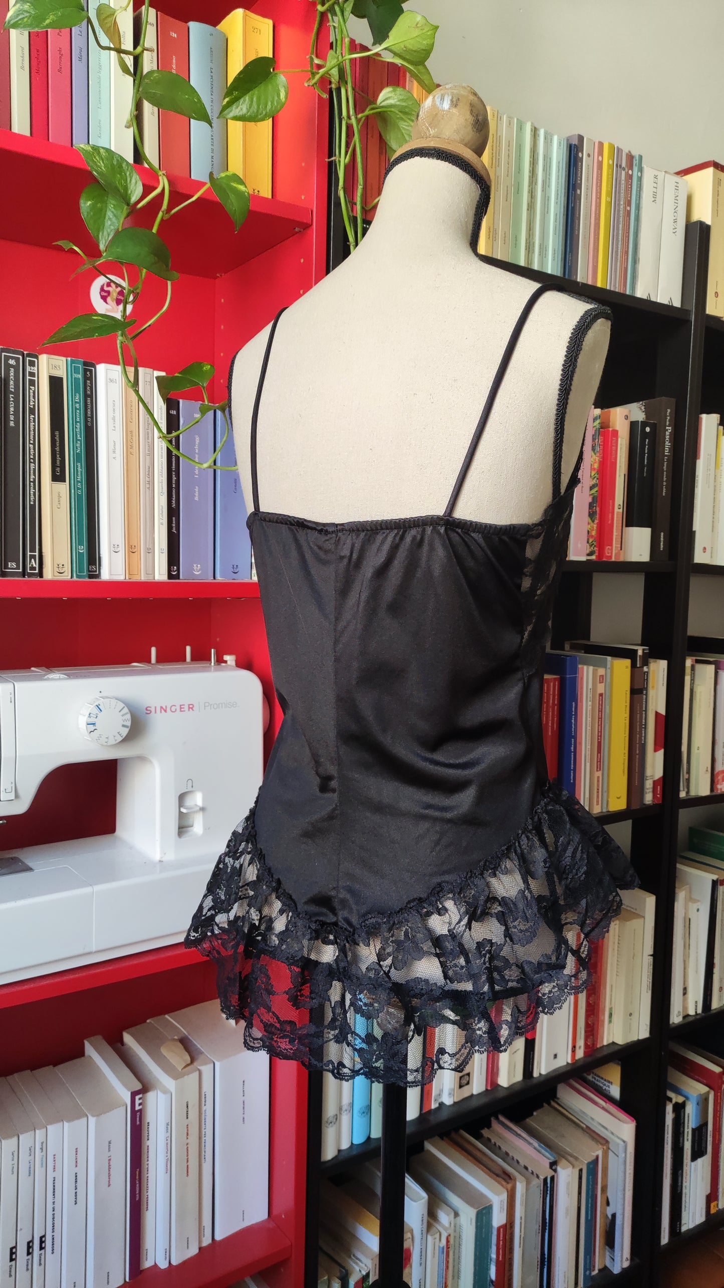 Top lingerie nero in pizzo