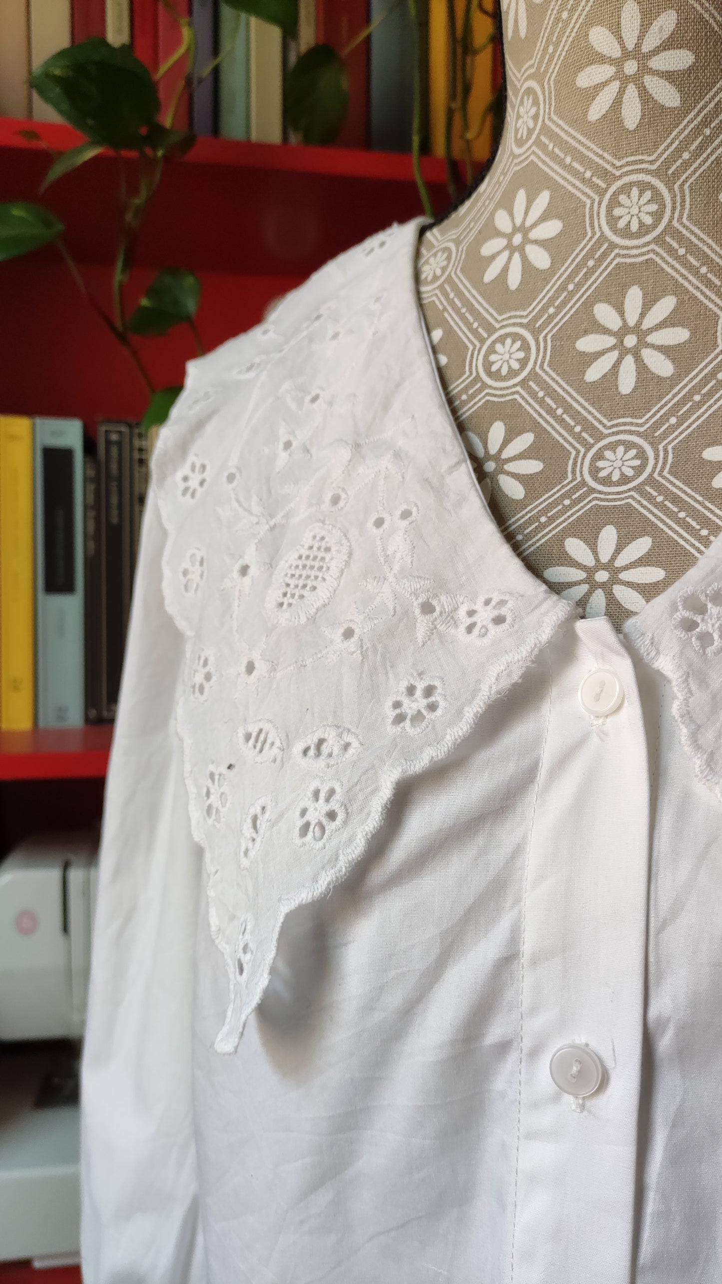 Camicia romantica bianca in cotone