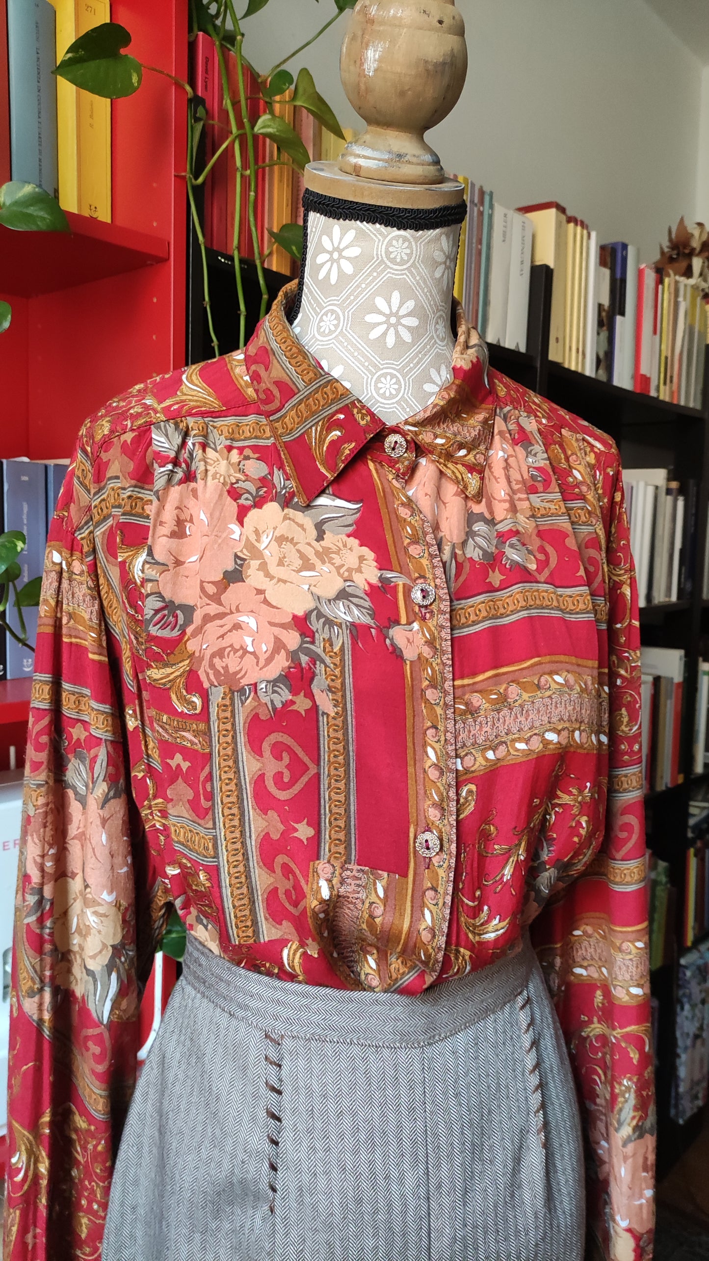 Camicia barocco e fiori