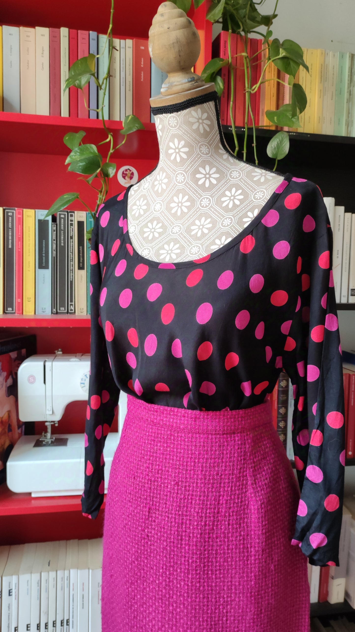 Blusa pois fucsia