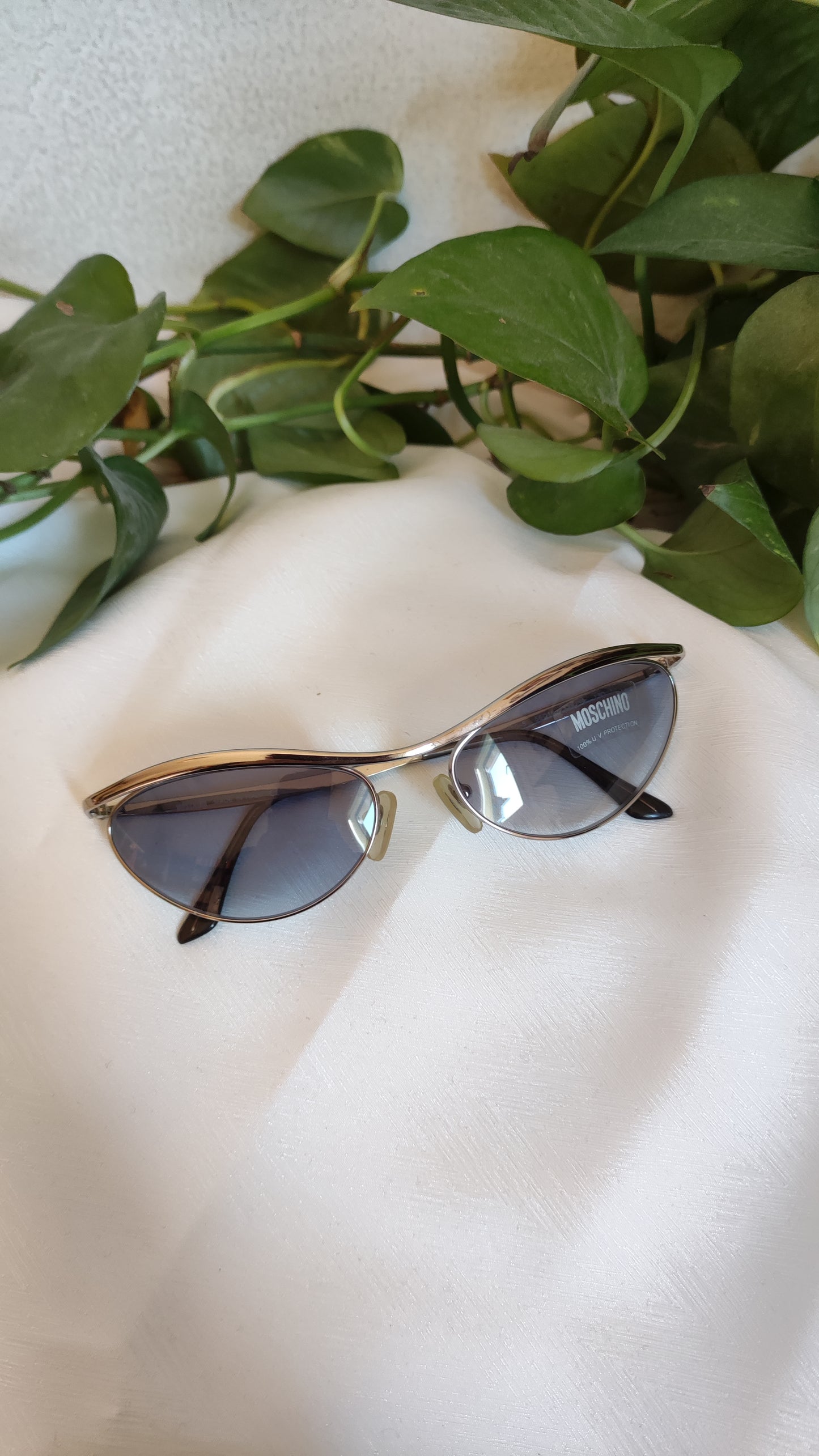 Occhiali da sole vintage Moschino