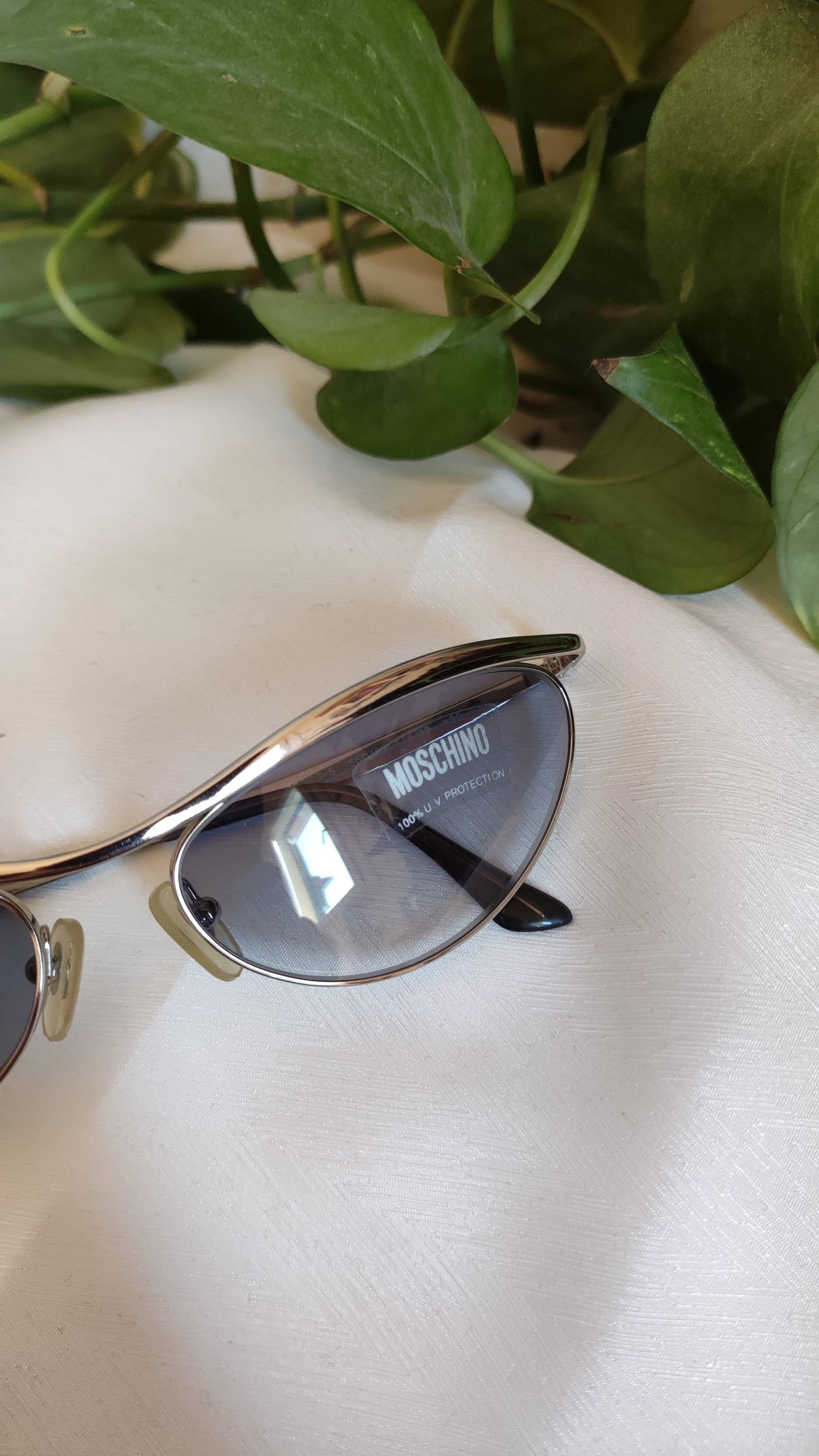 Occhiali da sole vintage Moschino