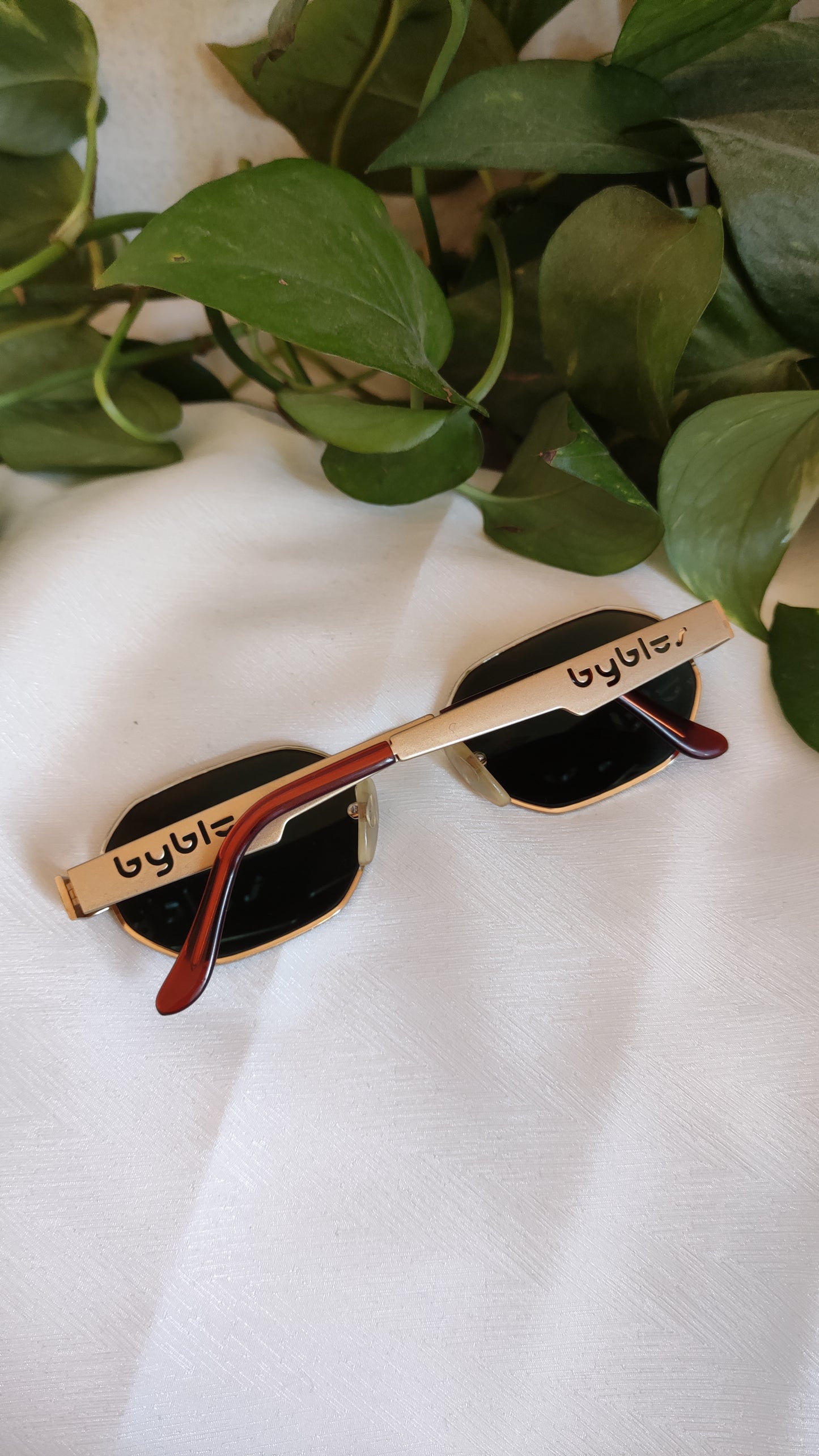 Occhiali da sole vintage Byblos metallo