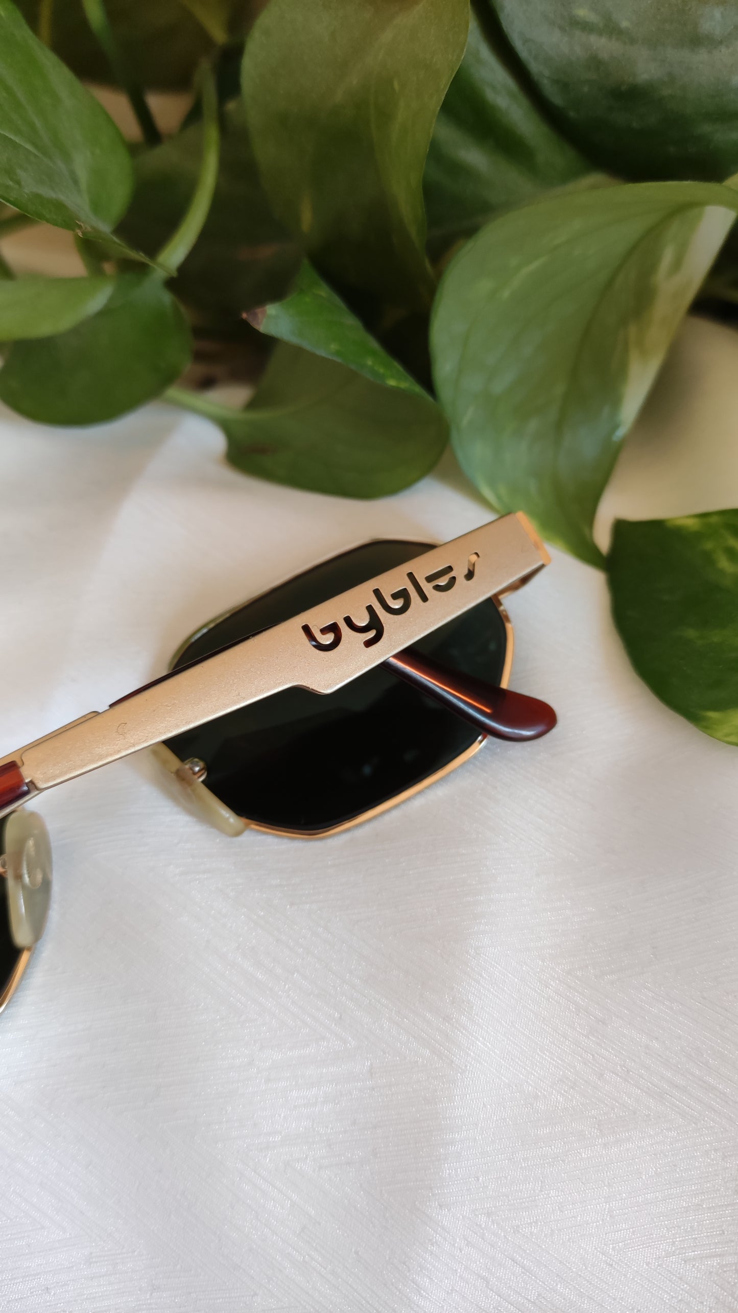 Occhiali da sole vintage Byblos metallo