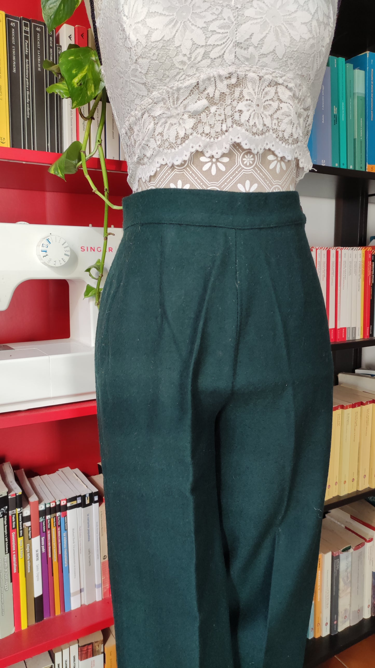 Pantaloni verdi in lana